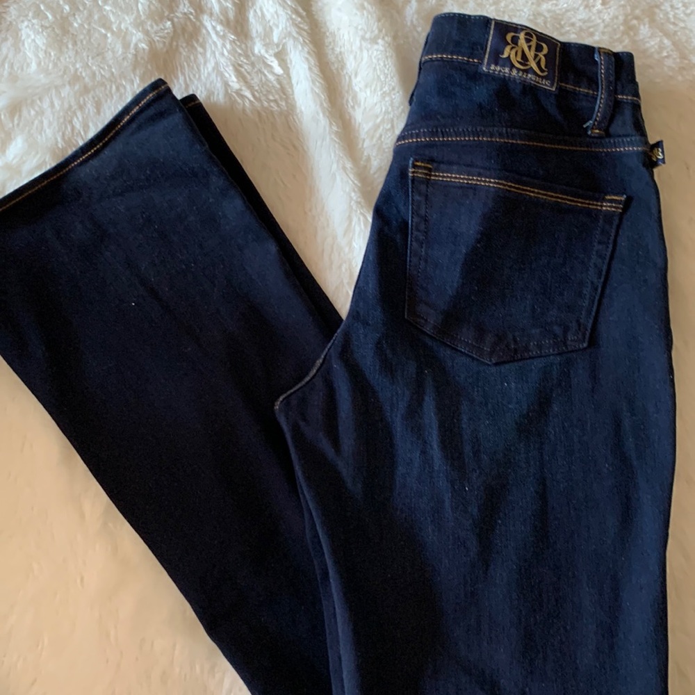 Like new curvy boot cut jean size 8